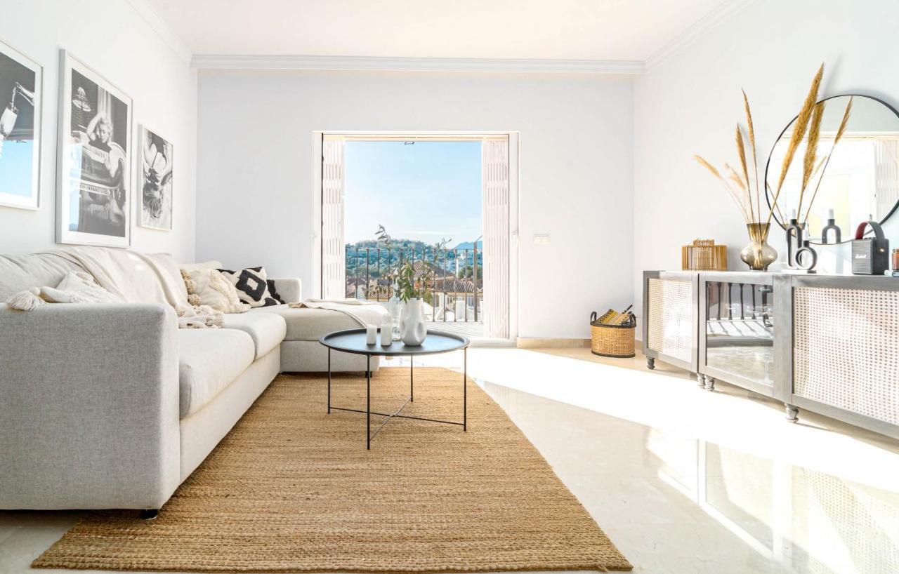 Сasa de vacaciones Stunning 2 Bedroom Townhouse With Serene Terrace And Charming Mountain Views