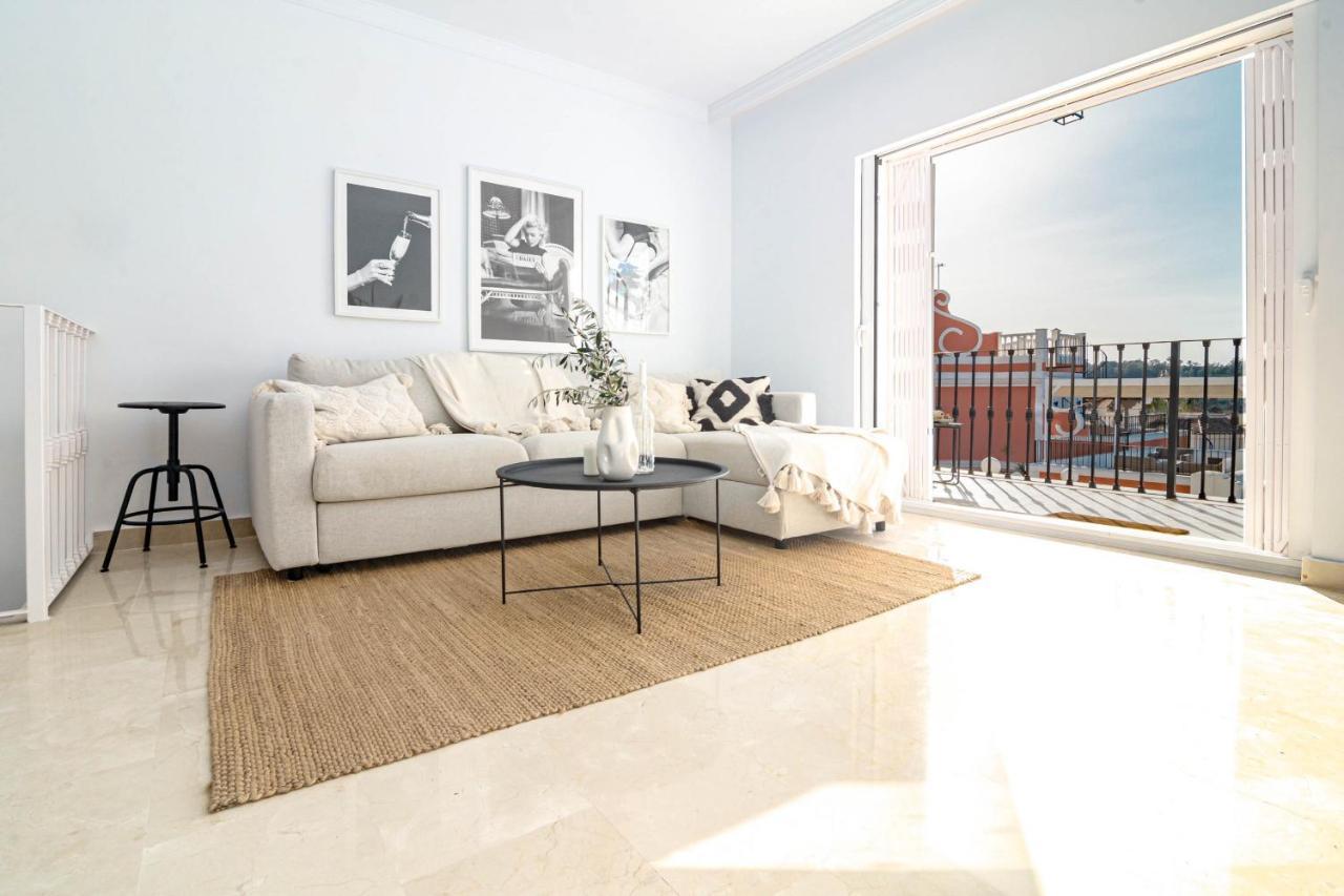 Stunning 2 Bedroom Townhouse With Serene Terrace And Charming Mountain Views Сasa de vacaciones *