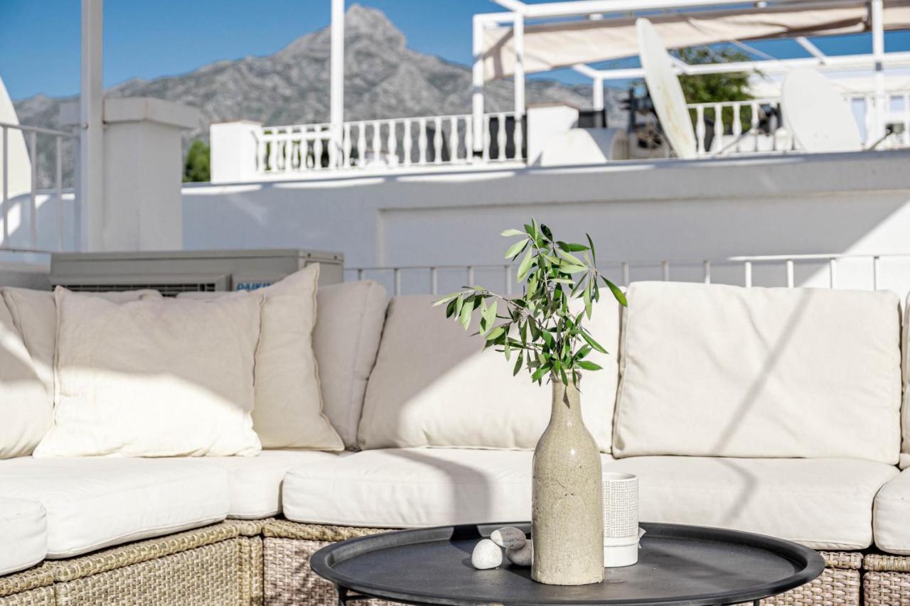 Сasa de vacaciones Stunning 2 Bedroom Townhouse With Serene Terrace And Charming Mountain Views *