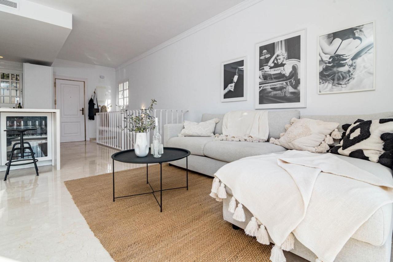 Сasa de vacaciones Stunning 2 Bedroom Townhouse With Serene Terrace And Charming Mountain Views